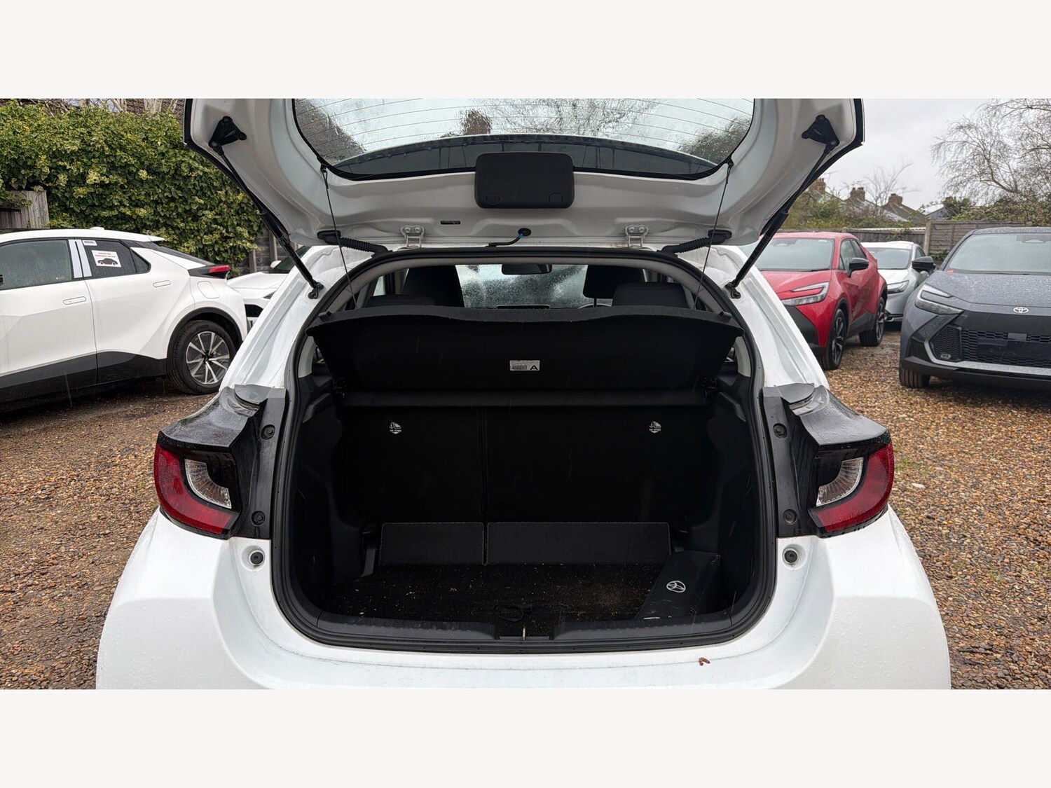 Used Toyota Yaris 2024 for sale - 78058181: Photo 16