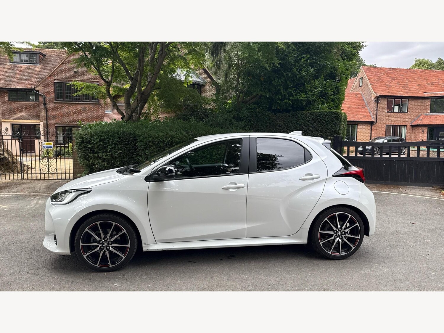 Used Toyota Yaris for sale - 77242613: Photo 19