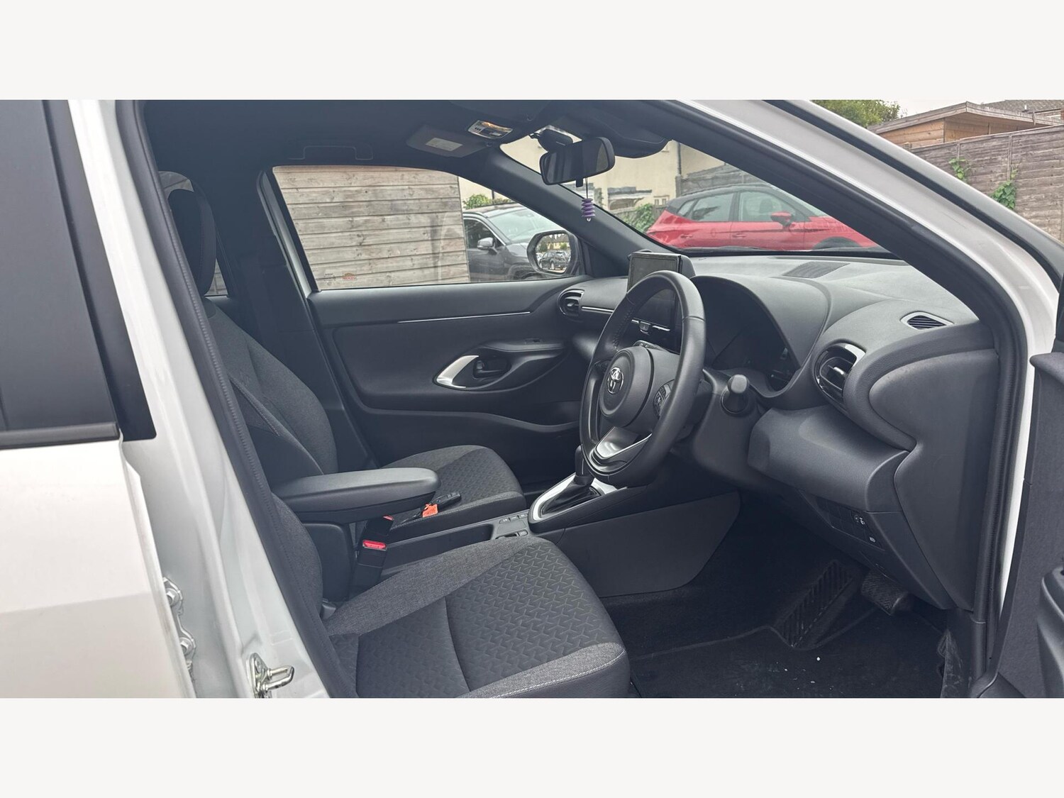 Used Toyota Yaris Cross 2023 for sale - 76190021: Photo 13