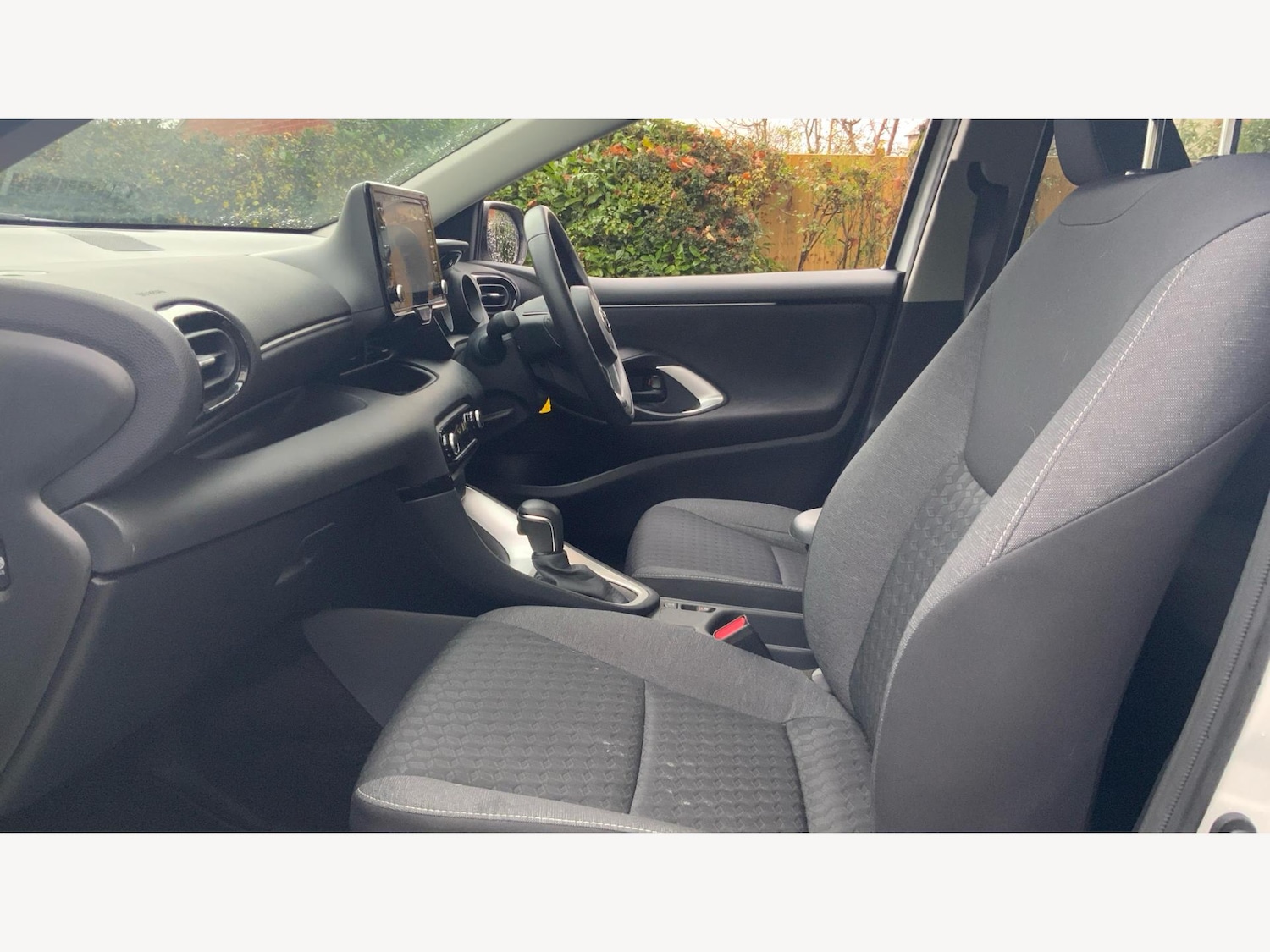 Used Toyota Yaris 2023 for sale - 76742624: Photo 12