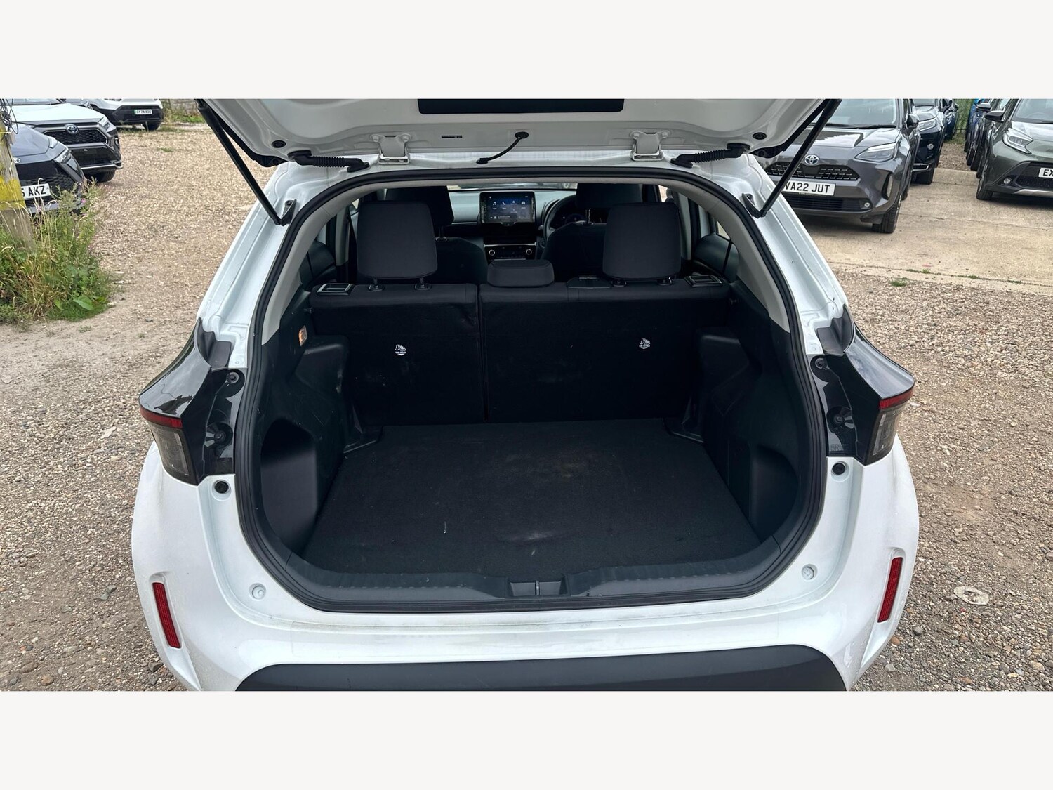 Used Toyota Yaris Cross for sale - 77242847: Photo 16