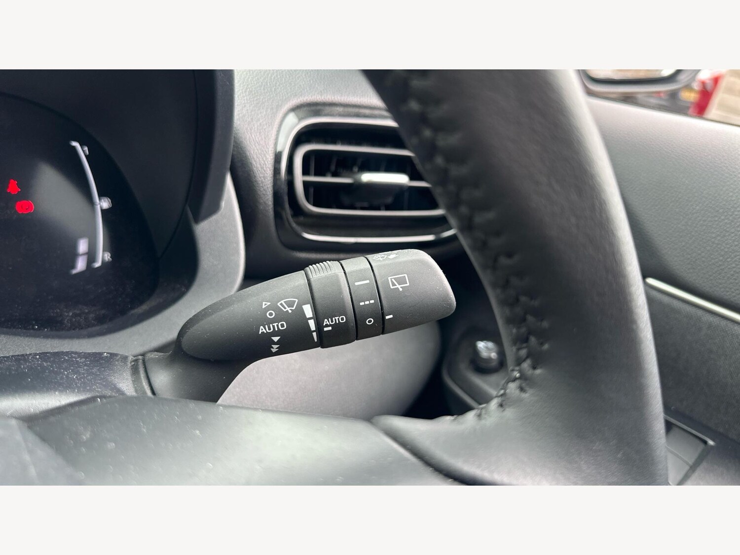 Used Toyota Yaris Cross for sale - 77242847: Photo 30