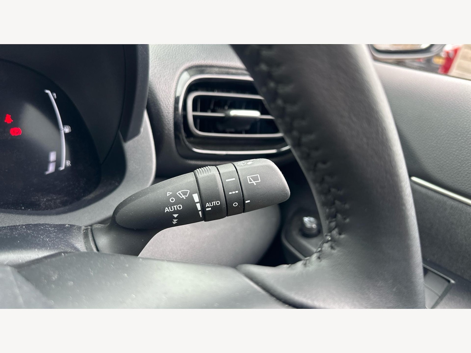 Used Toyota Yaris Cross 2024 for sale - 77144591: Photo 30