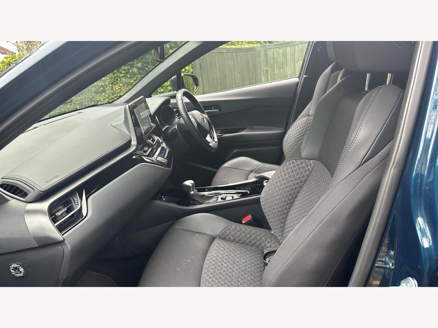 Used Toyota C-HR 2023 for sale - 76260159: Photo 12