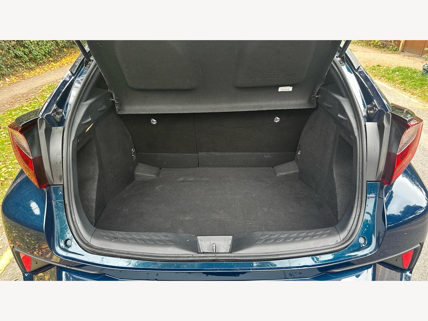 Used Toyota C-HR 2023 for sale - 76260159: Photo 16