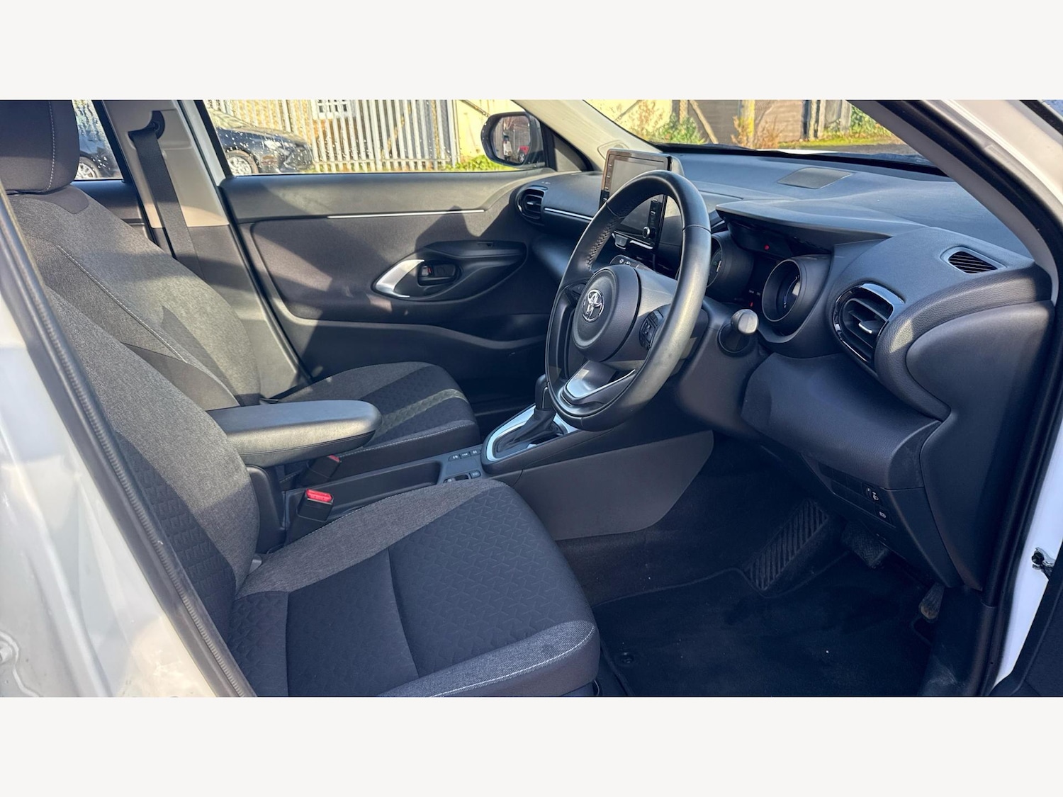 Used Toyota Yaris Cross 2024 for sale - 76607533: Photo 13