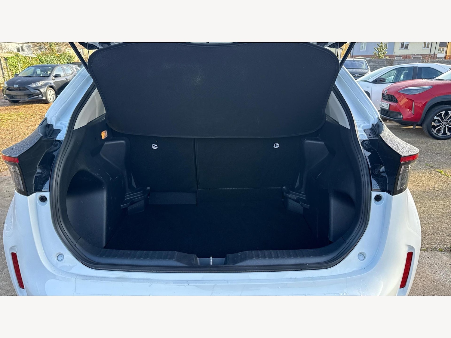 Used Toyota Yaris Cross 2024 for sale - 76607533: Photo 16