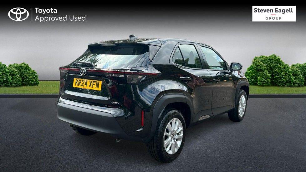 Used Toyota Yaris Cross 2024 for sale - 76424651: Photo 2