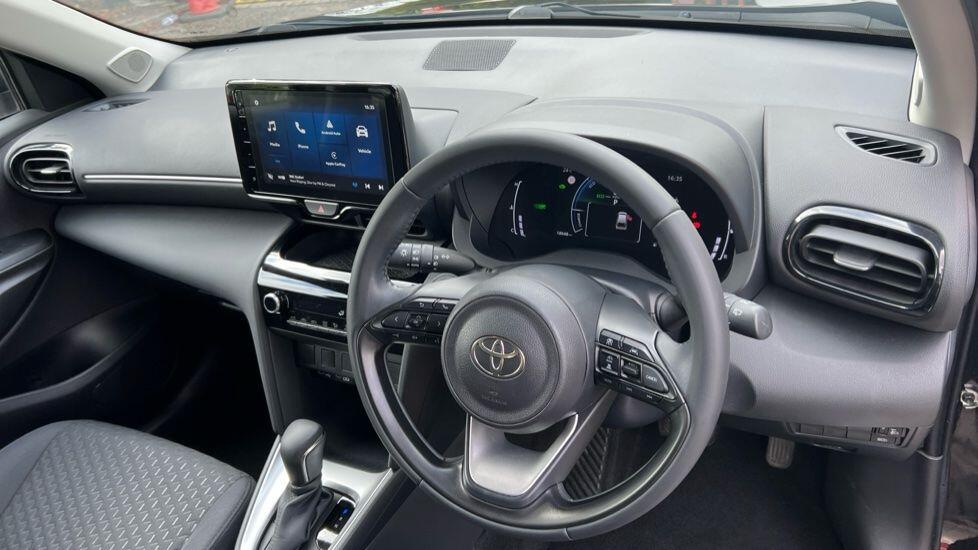 Used Toyota Yaris Cross 2024 for sale - 76424651: Photo 6