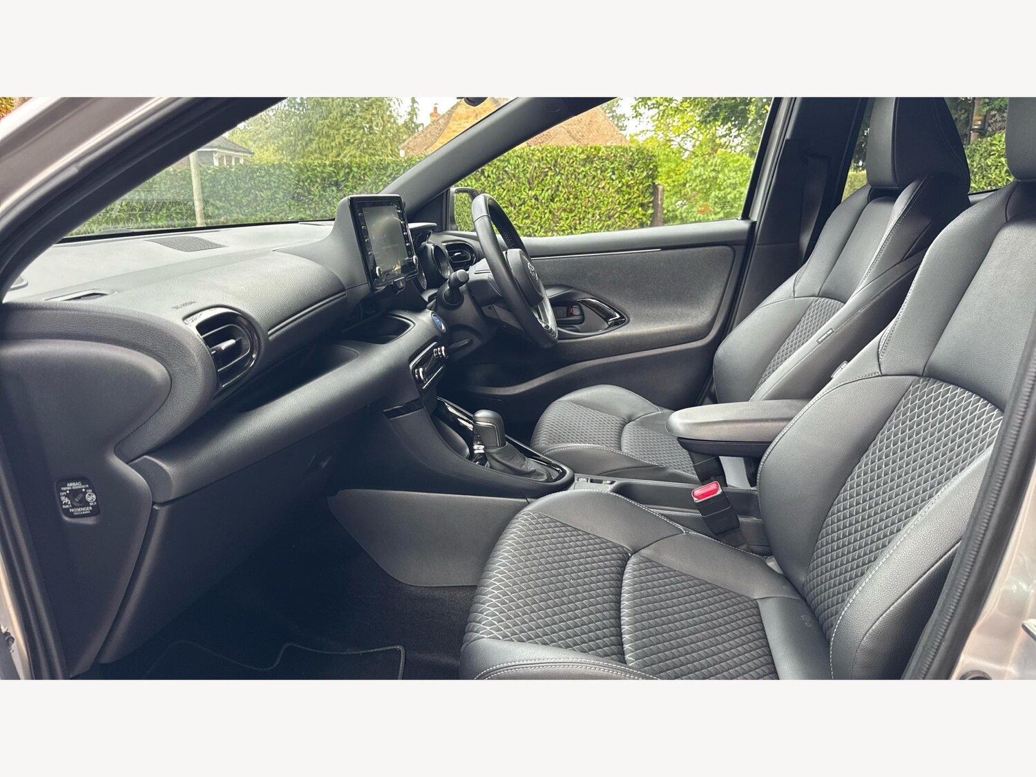 Used Toyota Yaris 2021 for sale - 75949660: Photo 12