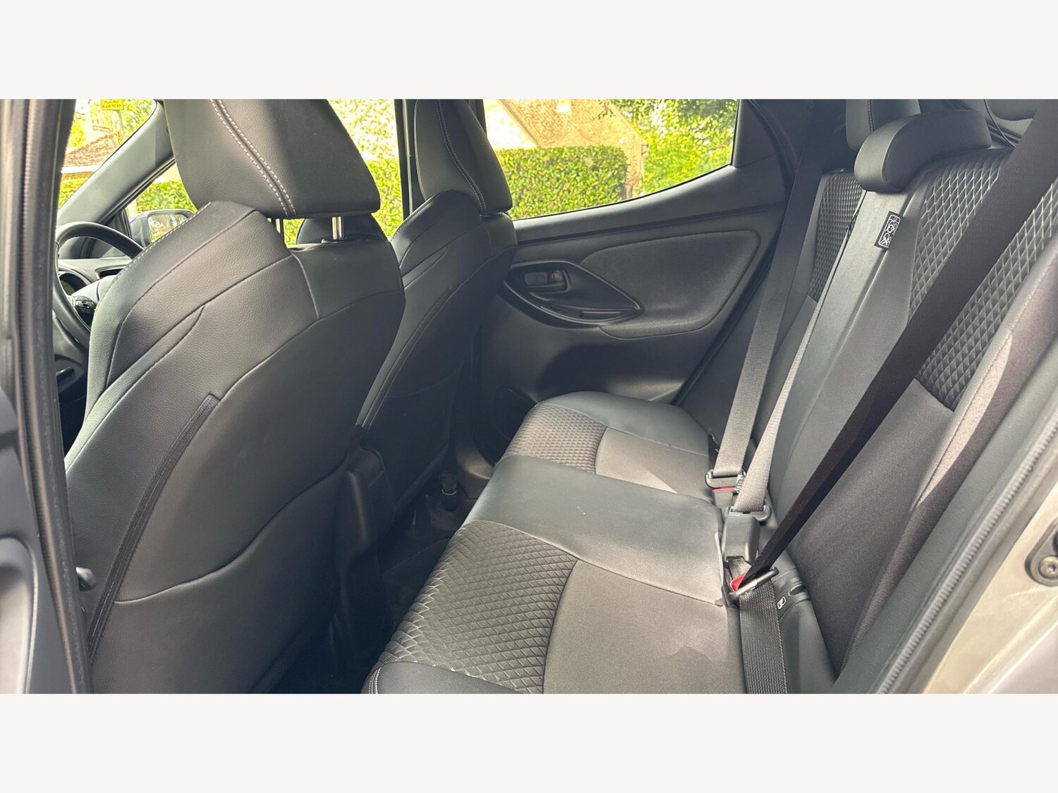 Used Toyota Yaris 2021 for sale - 75949660: Photo 15