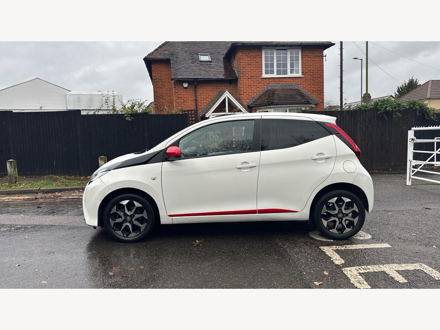 Used Toyota AYGO 2019 for sale - 76742310: Photo 19