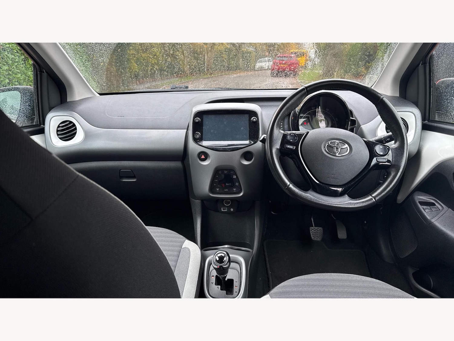 Used Toyota AYGO 2019 for sale - 76742310: Photo 7