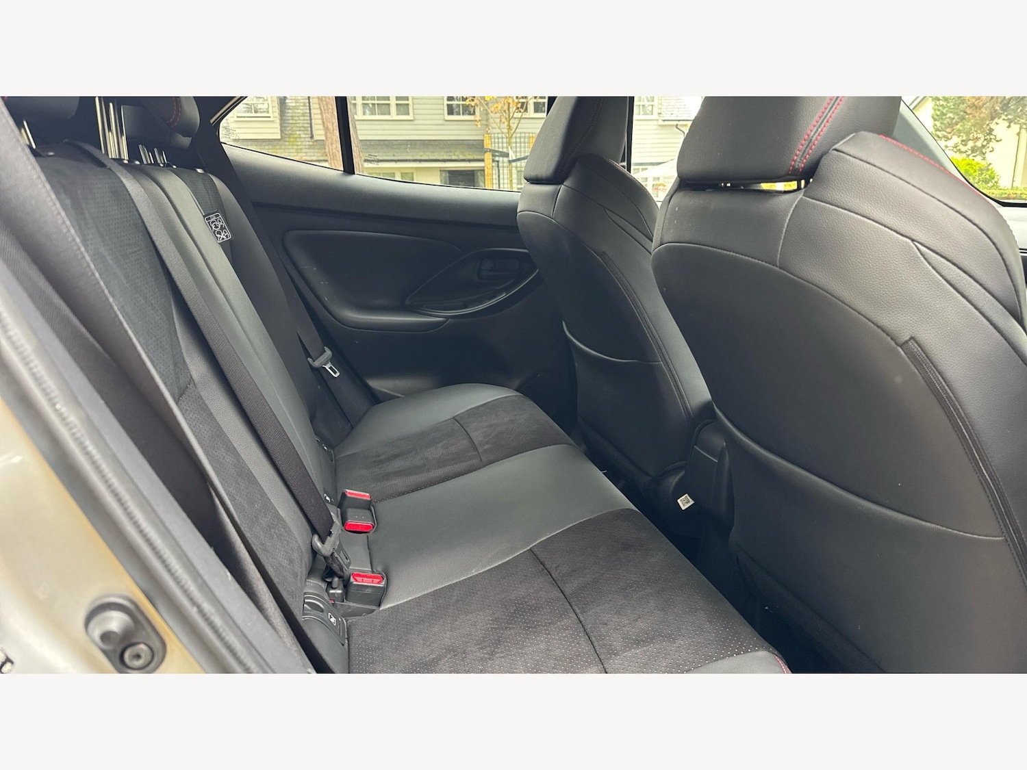 Used Toyota Yaris Cross 2024 for sale - 76371547: Photo 14