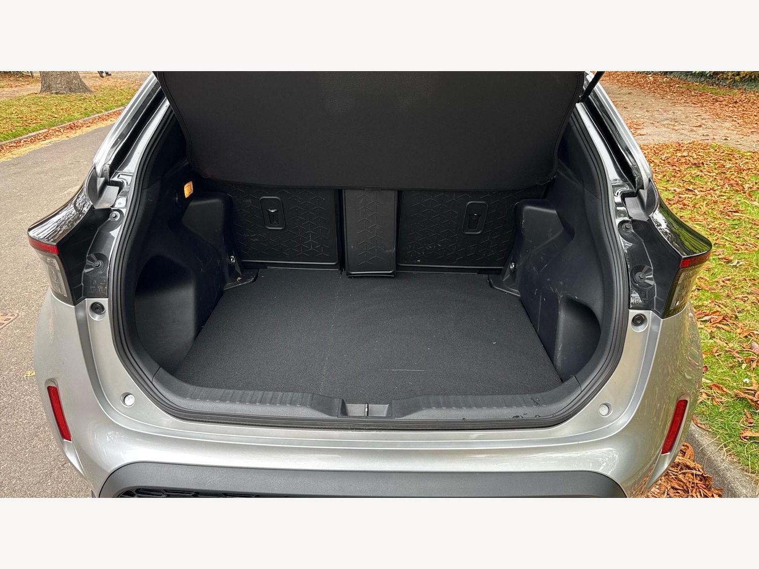 Used Toyota Yaris Cross 2024 for sale - 76371547: Photo 16