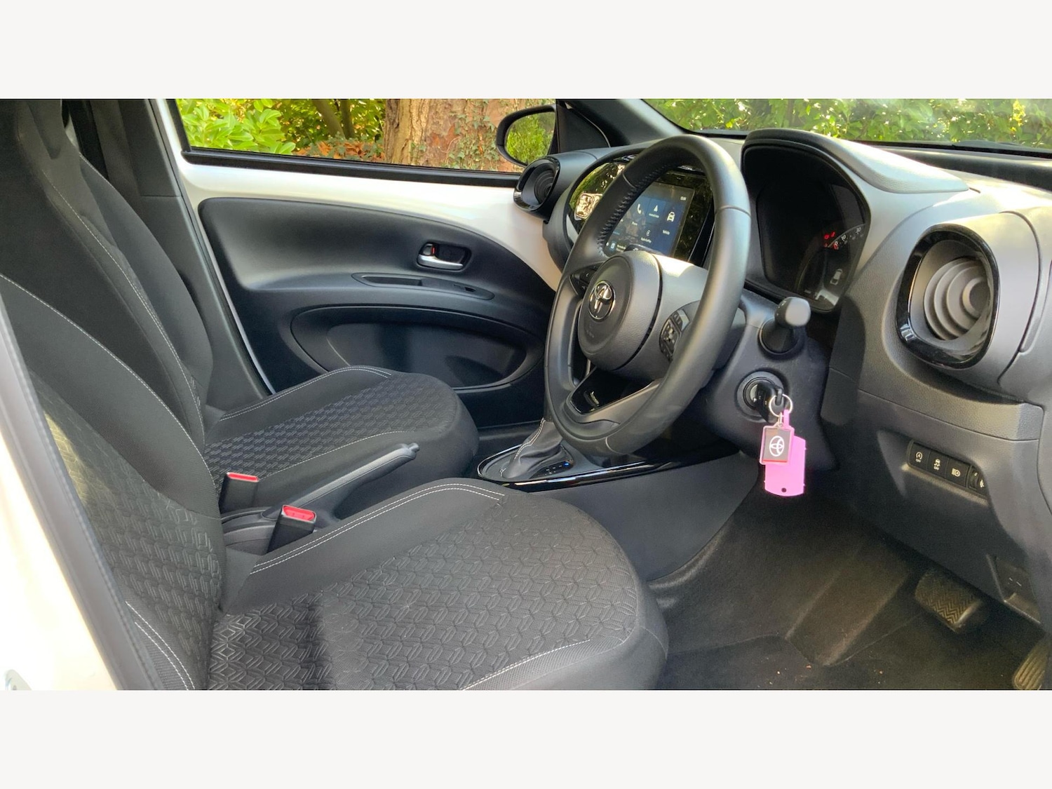 Used Toyota Aygo X 2024 for sale - 76512030: Photo 13