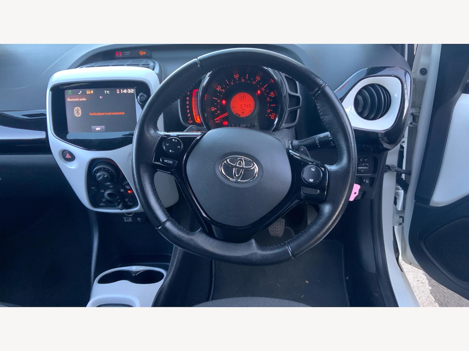 Used Toyota AYGO 2016 for sale - 77143437: Photo 8