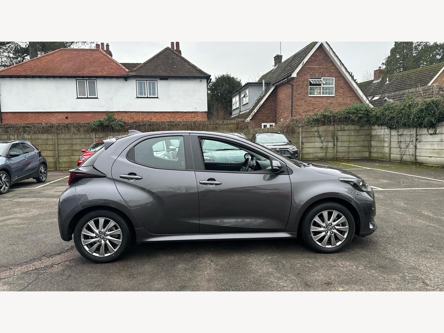 Used Toyota Yaris 2022 for sale - 77203073: Photo 18