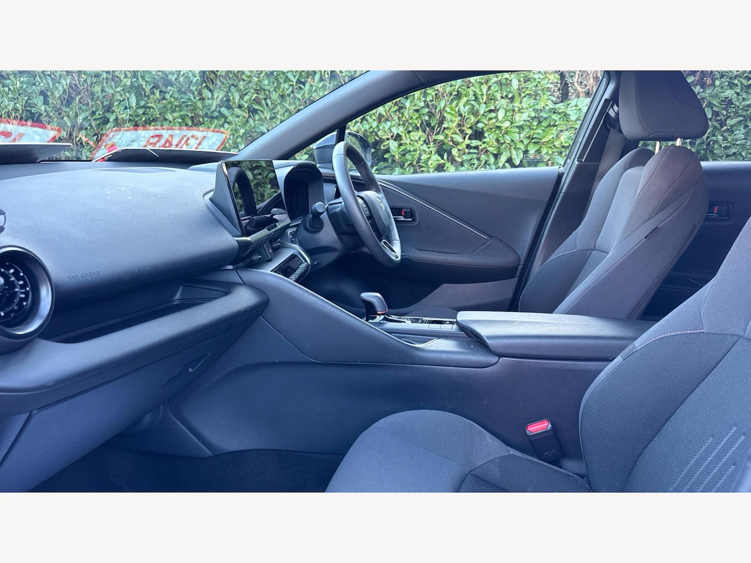 Used Toyota C-HR 2024 for sale - 77101980: Photo 12