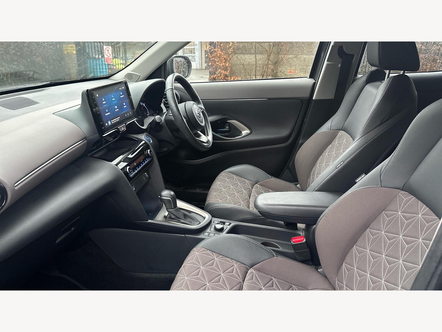 Used Toyota Yaris Cross 2023 for sale - 77510665: Photo 12