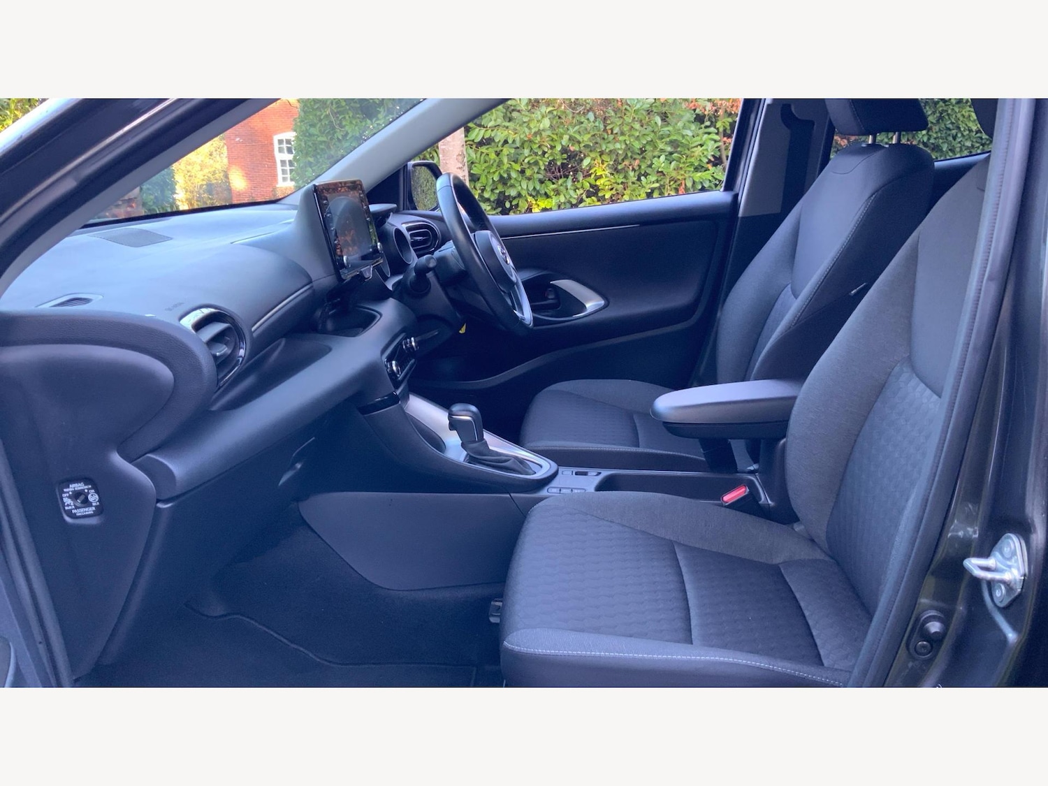 Used Toyota Yaris 2022 for sale - 76656997: Photo 12