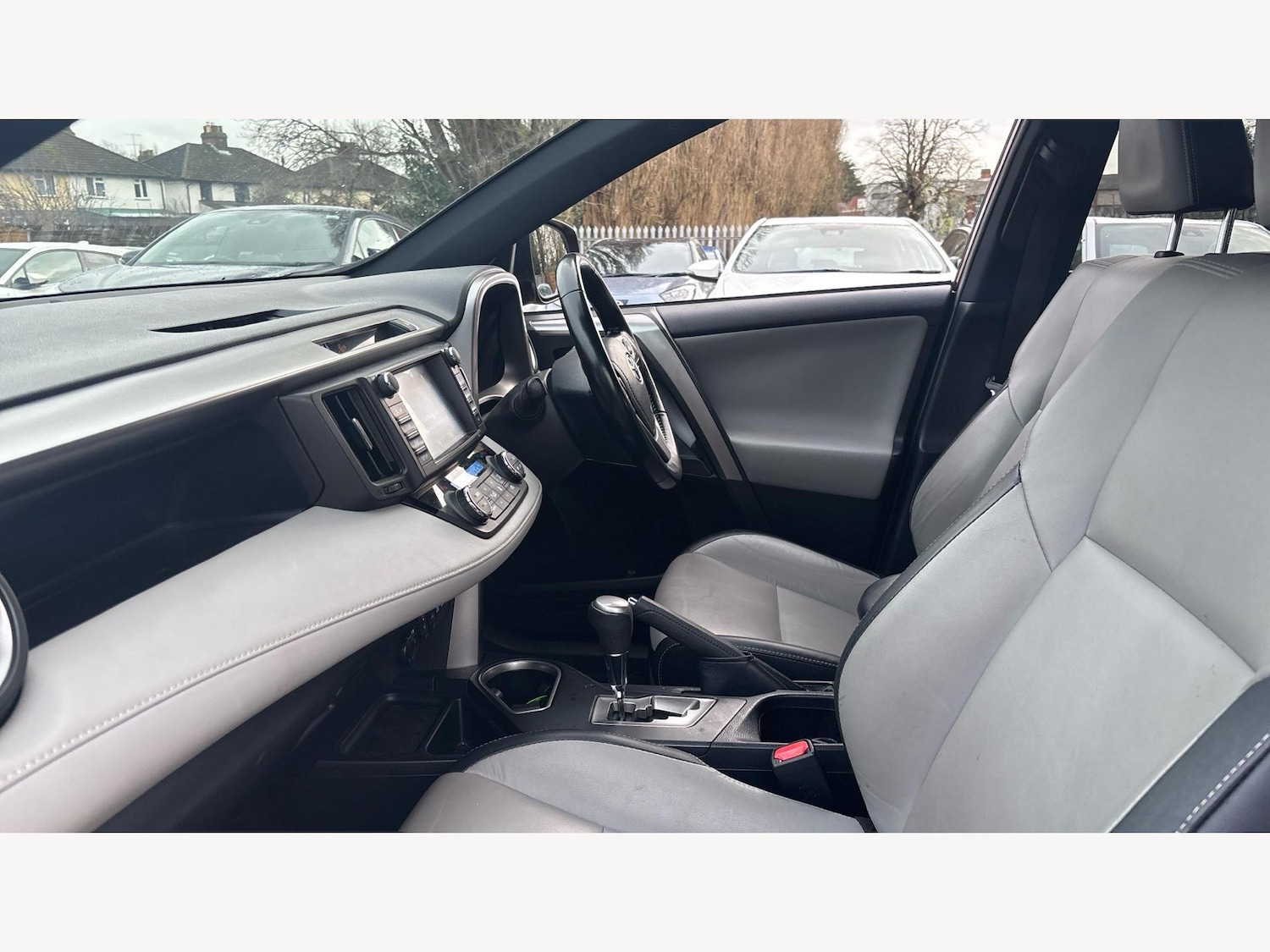 Used Toyota RAV4 2017 for sale - 77050287: Photo 12