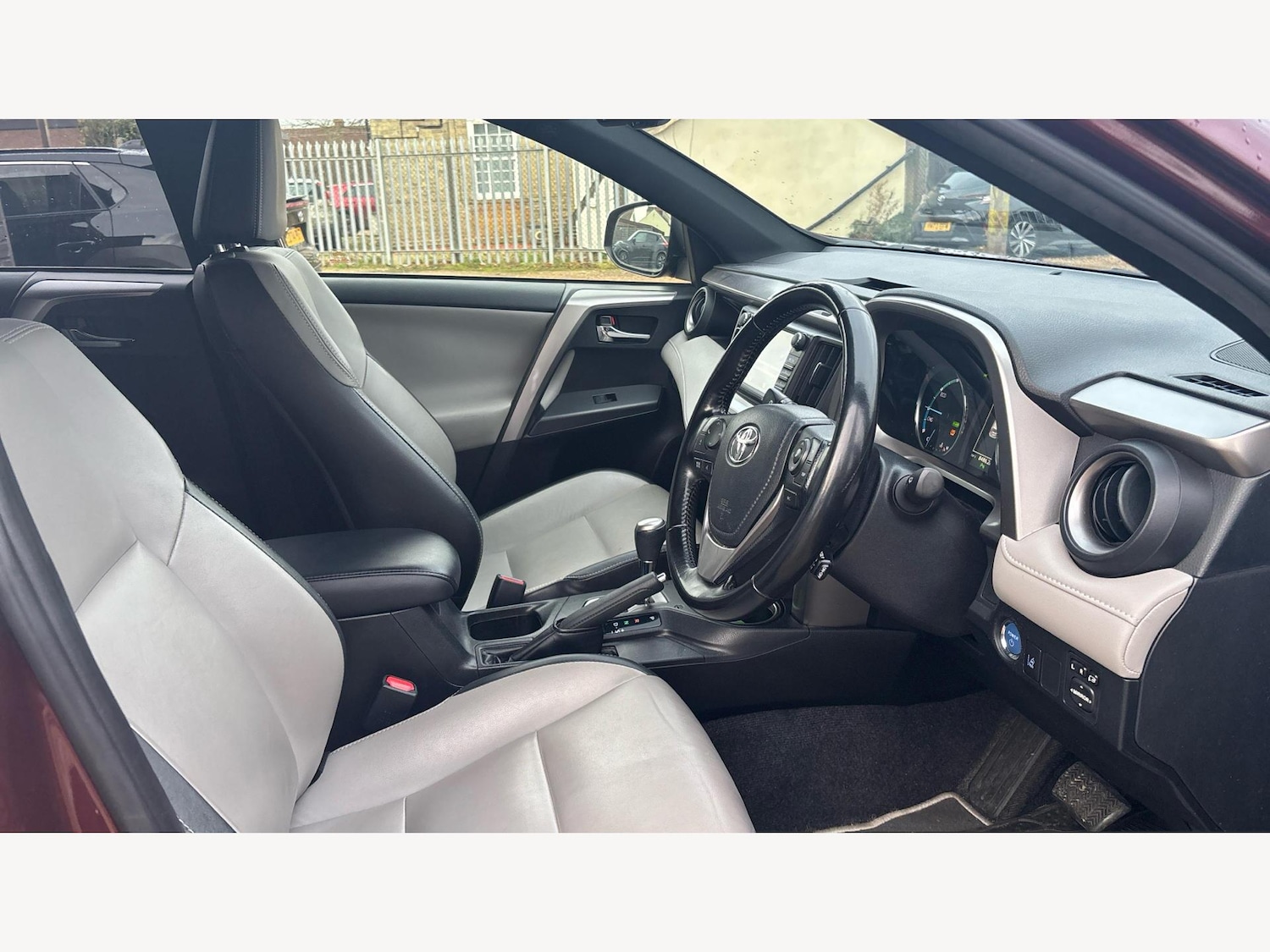 Used Toyota RAV4 2017 for sale - 77050287: Photo 13