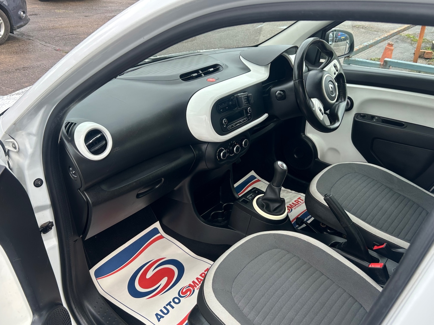 Used Renault Twingo 2015 for sale - 78045451: Photo 15