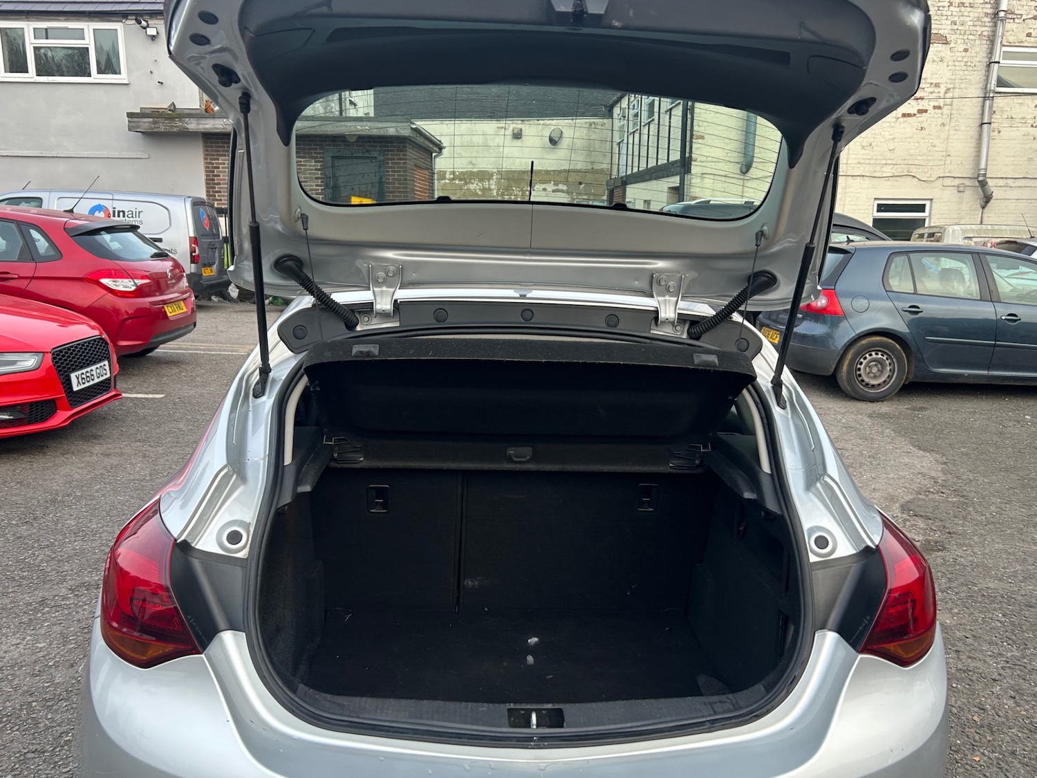 Used Vauxhall Astra 2012 for sale - 78045332: Photo 10