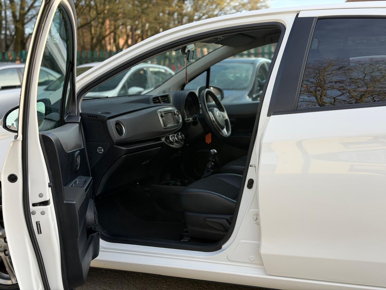 Used Toyota Yaris 2012 for sale - 77737317: Photo 30