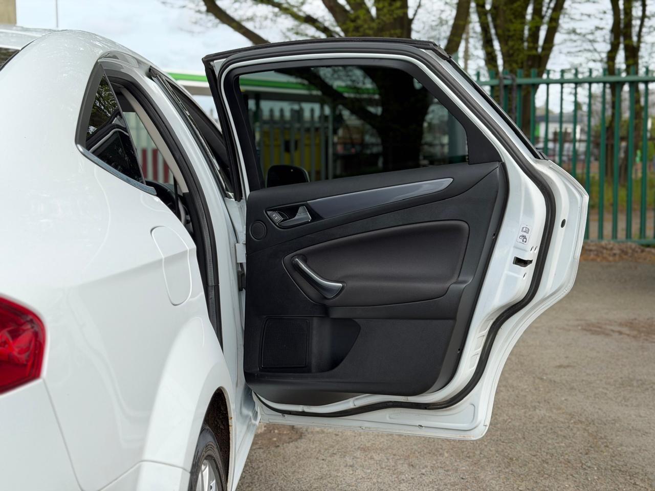 Used Ford Mondeo 2014 for sale - 78185390: Photo 44