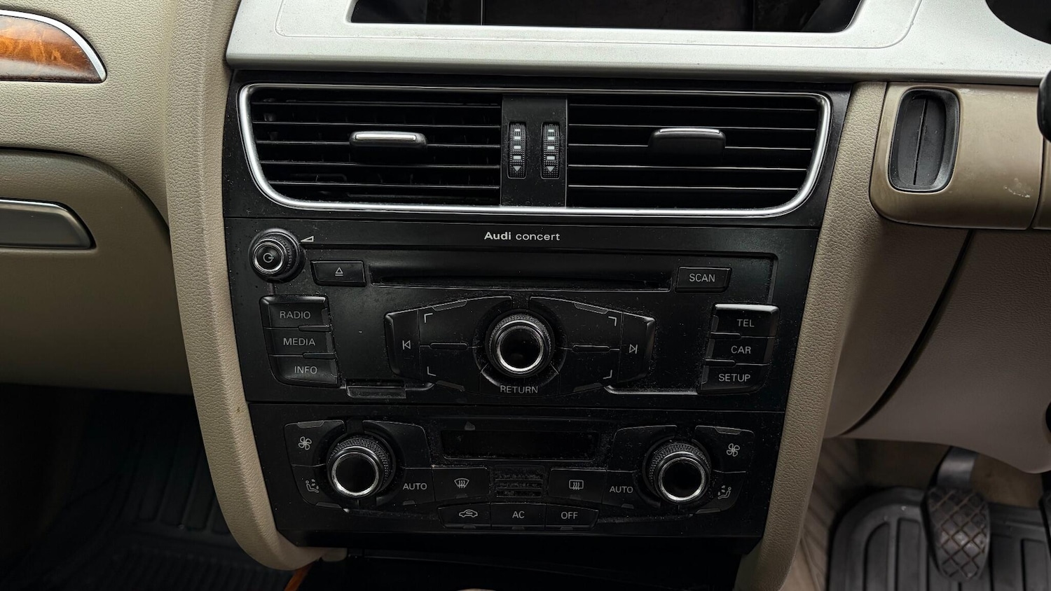 Used Audi A4 2011 for sale - 77170682: Photo 17