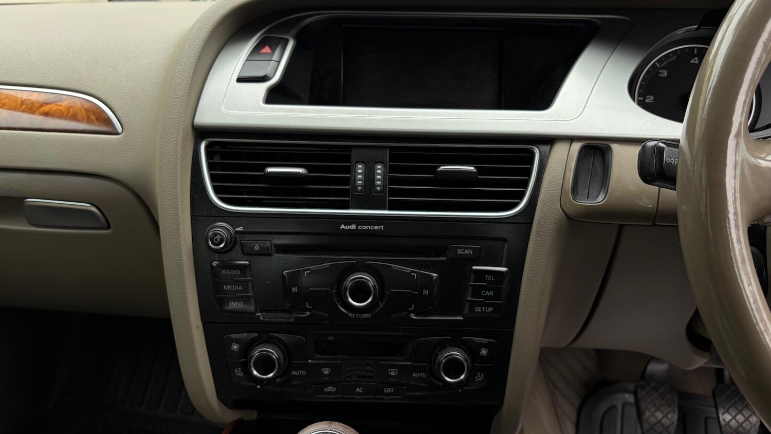 Used Audi A4 2011 for sale - 77170682: Photo 18