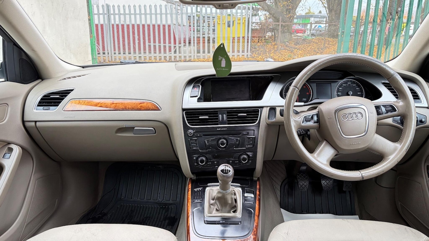 Used Audi A4 2011 for sale - 77170682: Photo 2