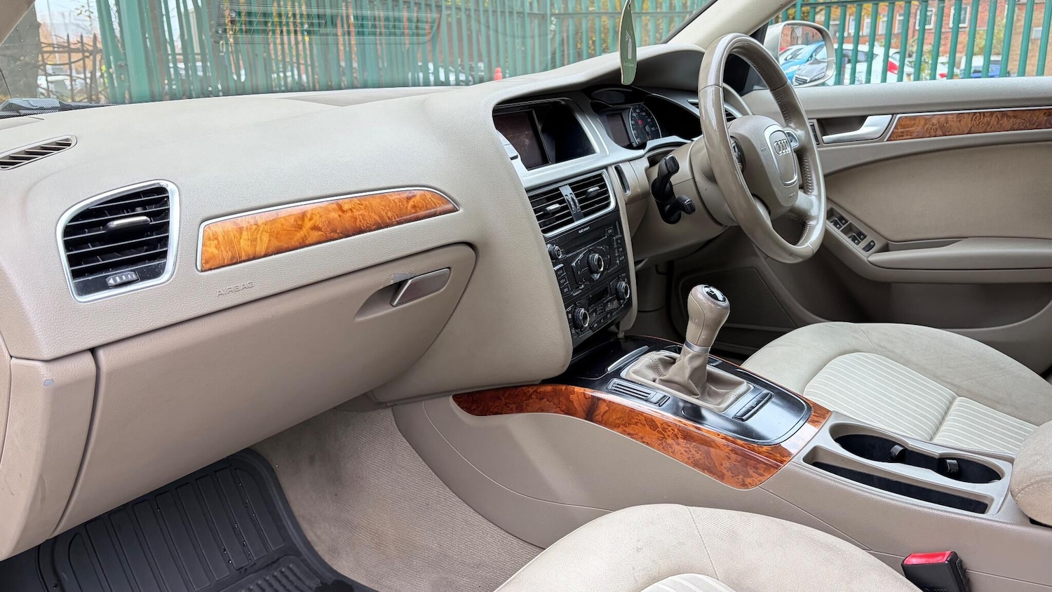 Used Audi A4 2011 for sale - 77170682: Photo 32