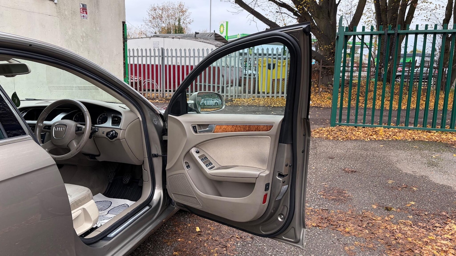 Used Audi A4 2011 for sale - 77170682: Photo 46