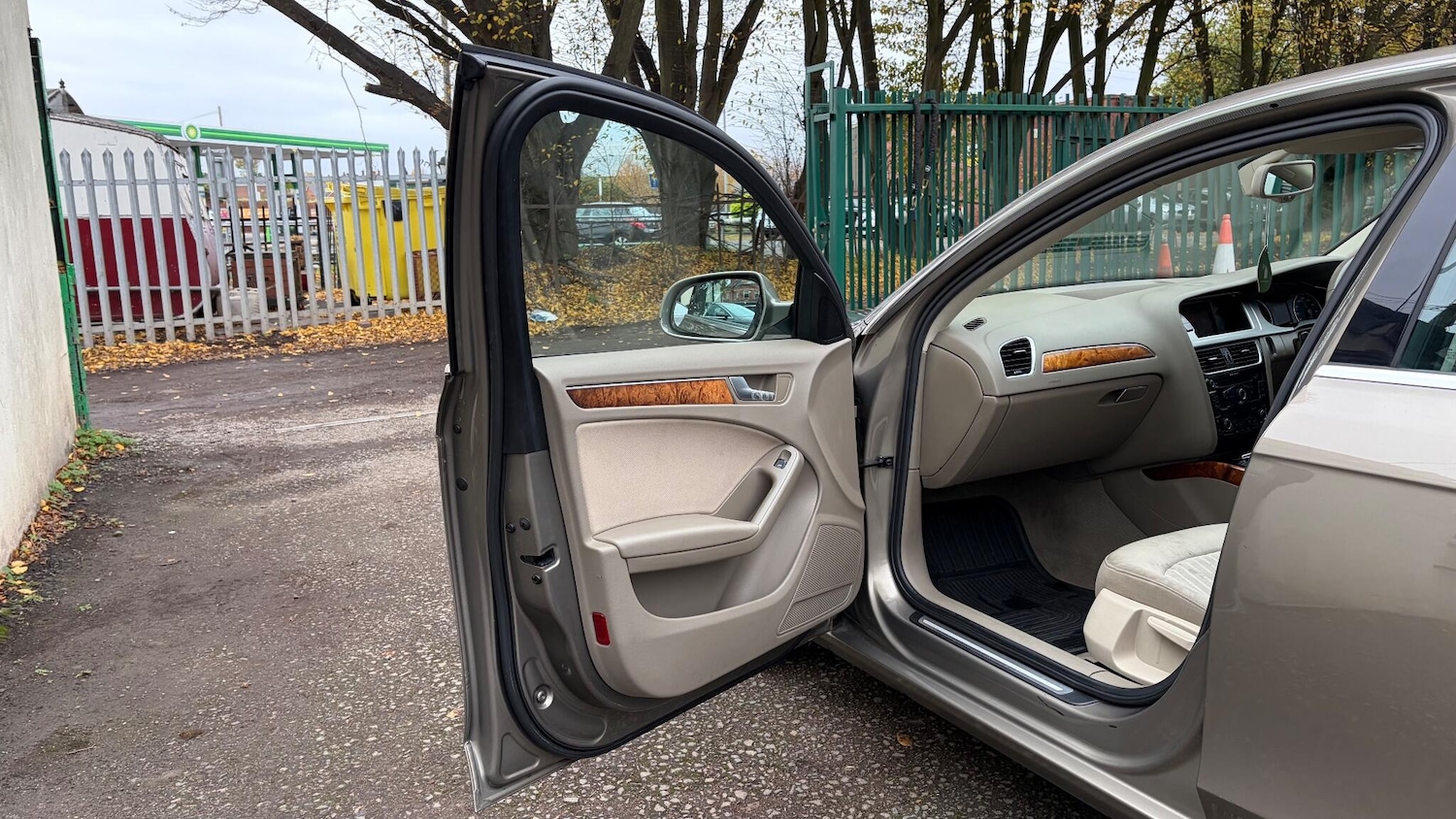 Used Audi A4 2011 for sale - 77170682: Photo 48