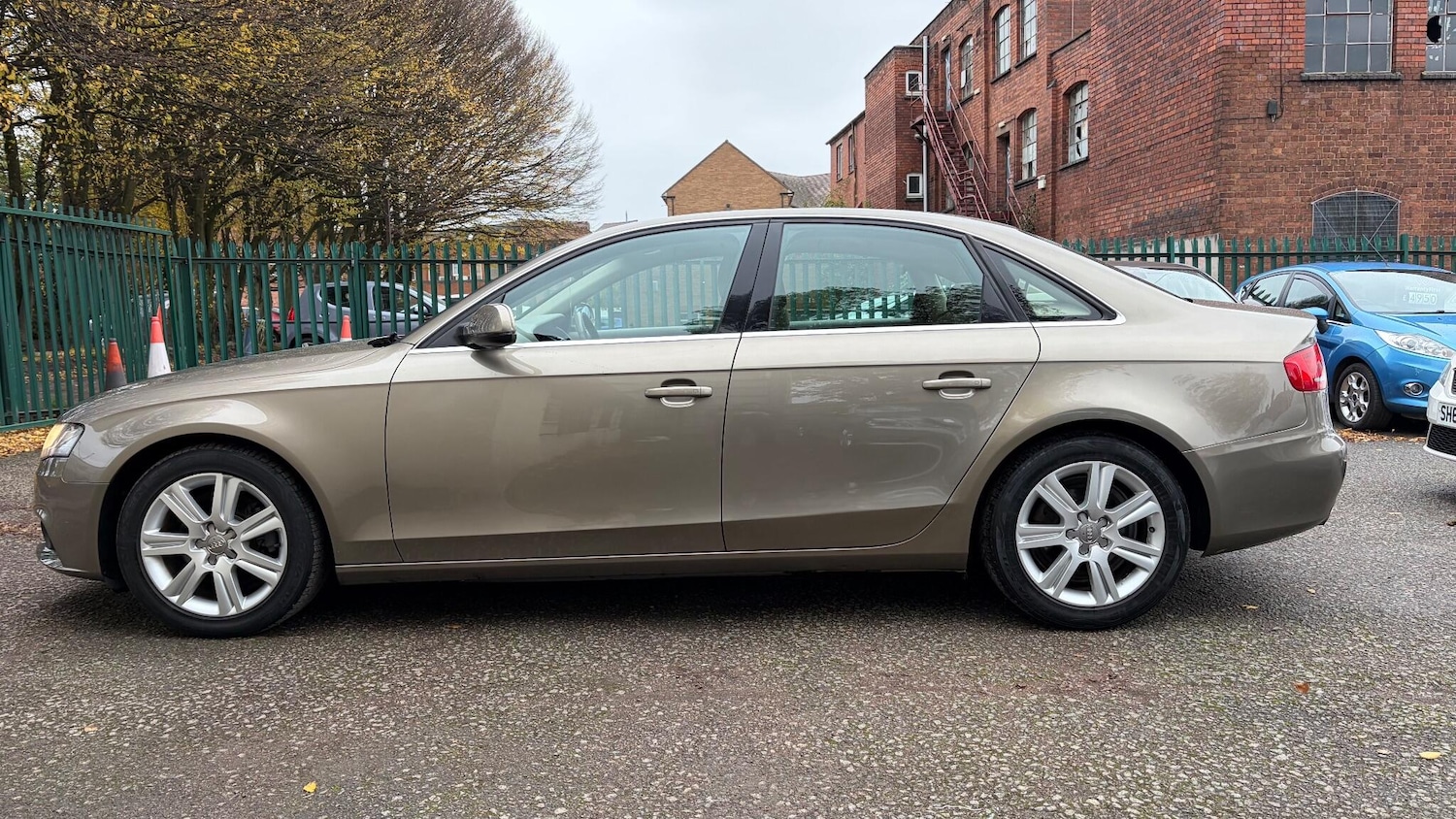 Used Audi A4 2011 for sale - 77170682: Photo 7