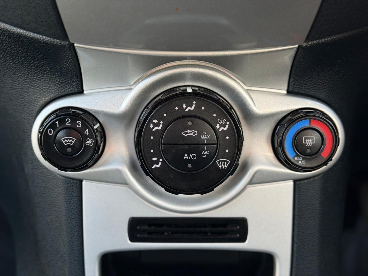 Used Ford Fiesta 2012 for sale - 77839992: Photo 14