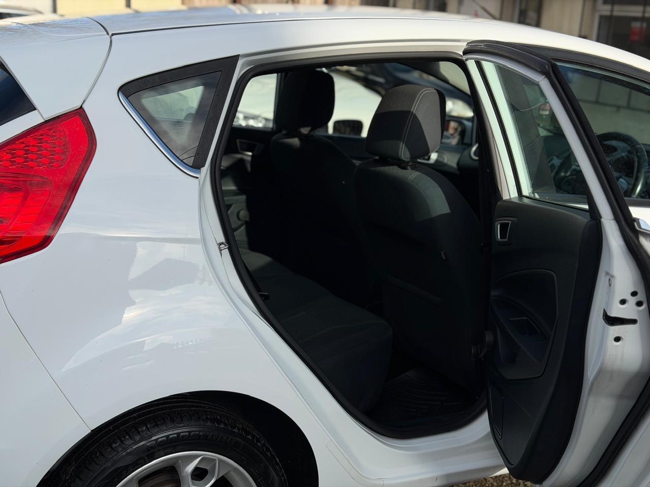 Used Ford Fiesta 2012 for sale - 77839992: Photo 25