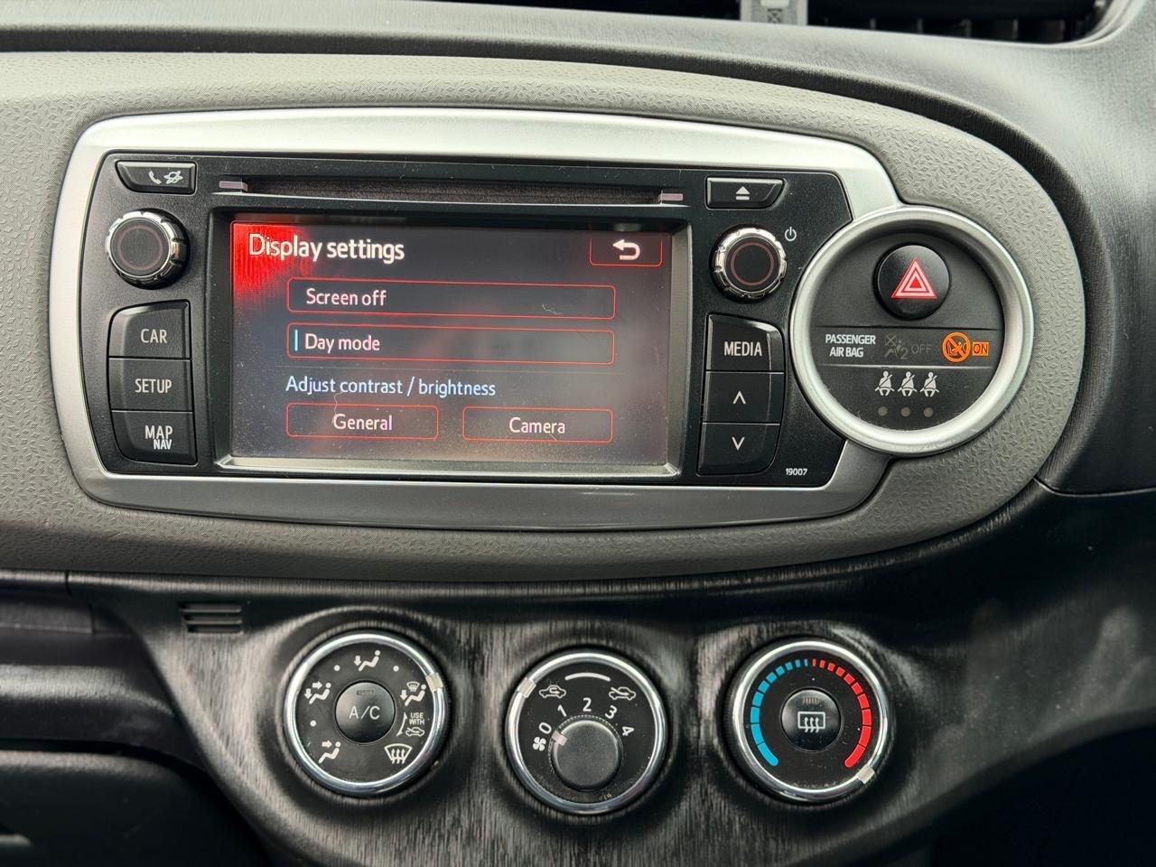 Used Toyota Yaris 2012 for sale - 77633835: Photo 15