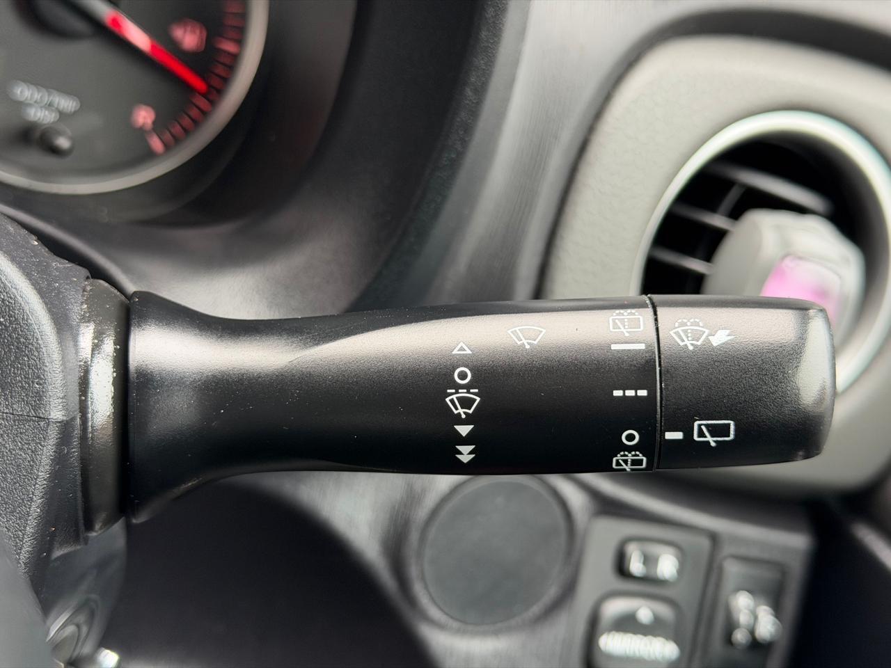 Used Toyota Yaris 2012 for sale - 77633835: Photo 22