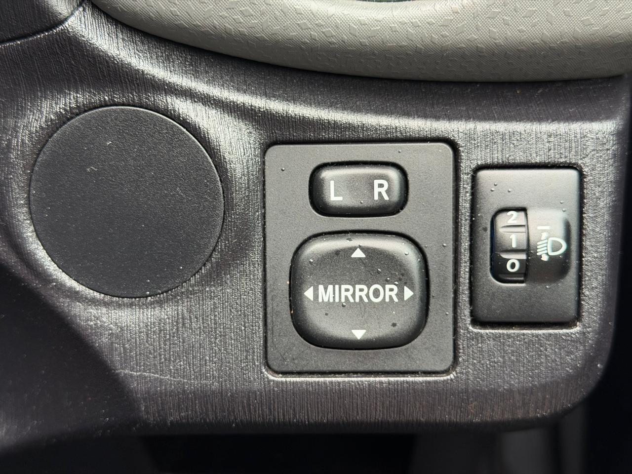 Used Toyota Yaris 2012 for sale - 77633835: Photo 23