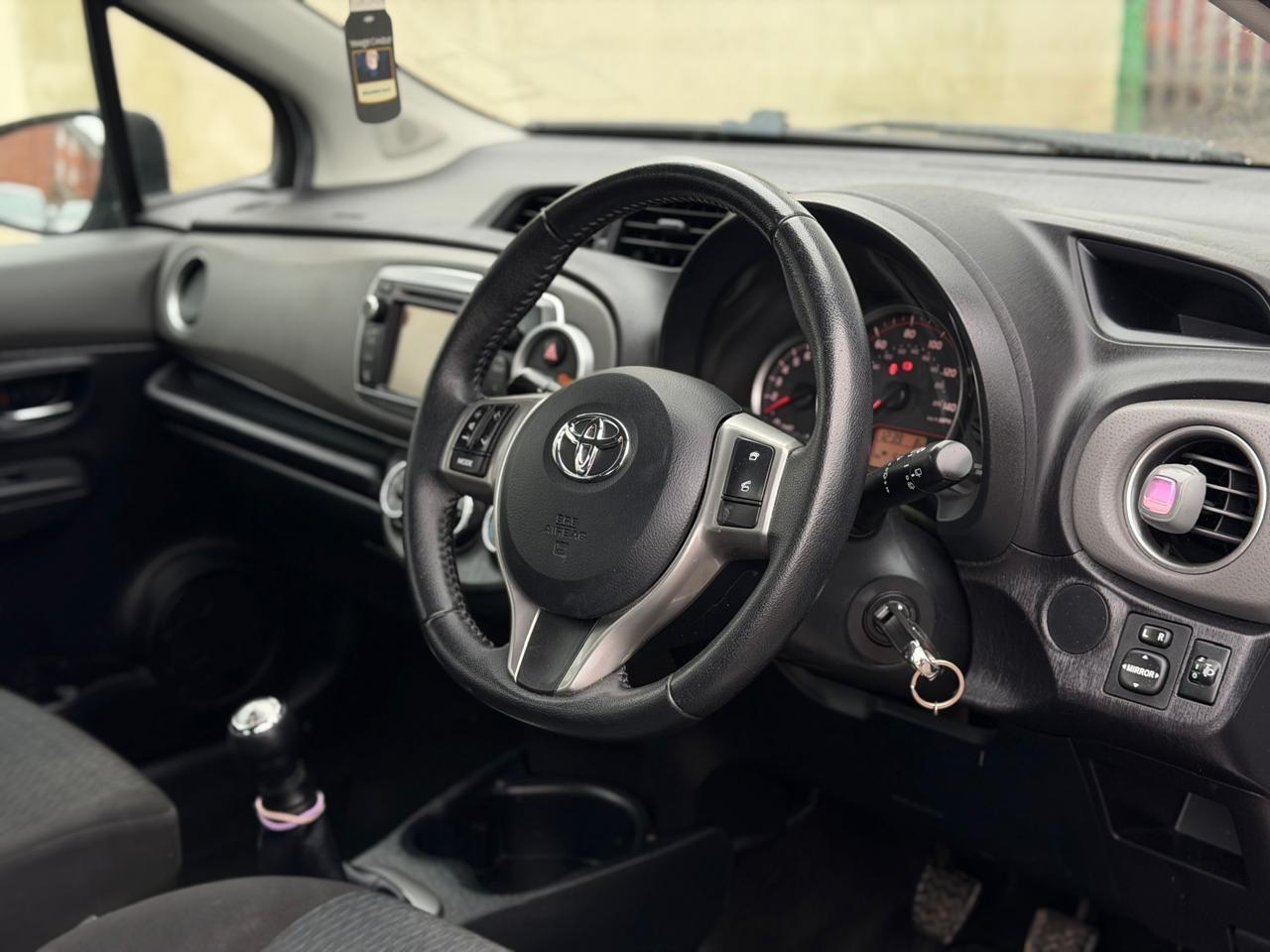 Used Toyota Yaris 2012 for sale - 77633835: Photo 25