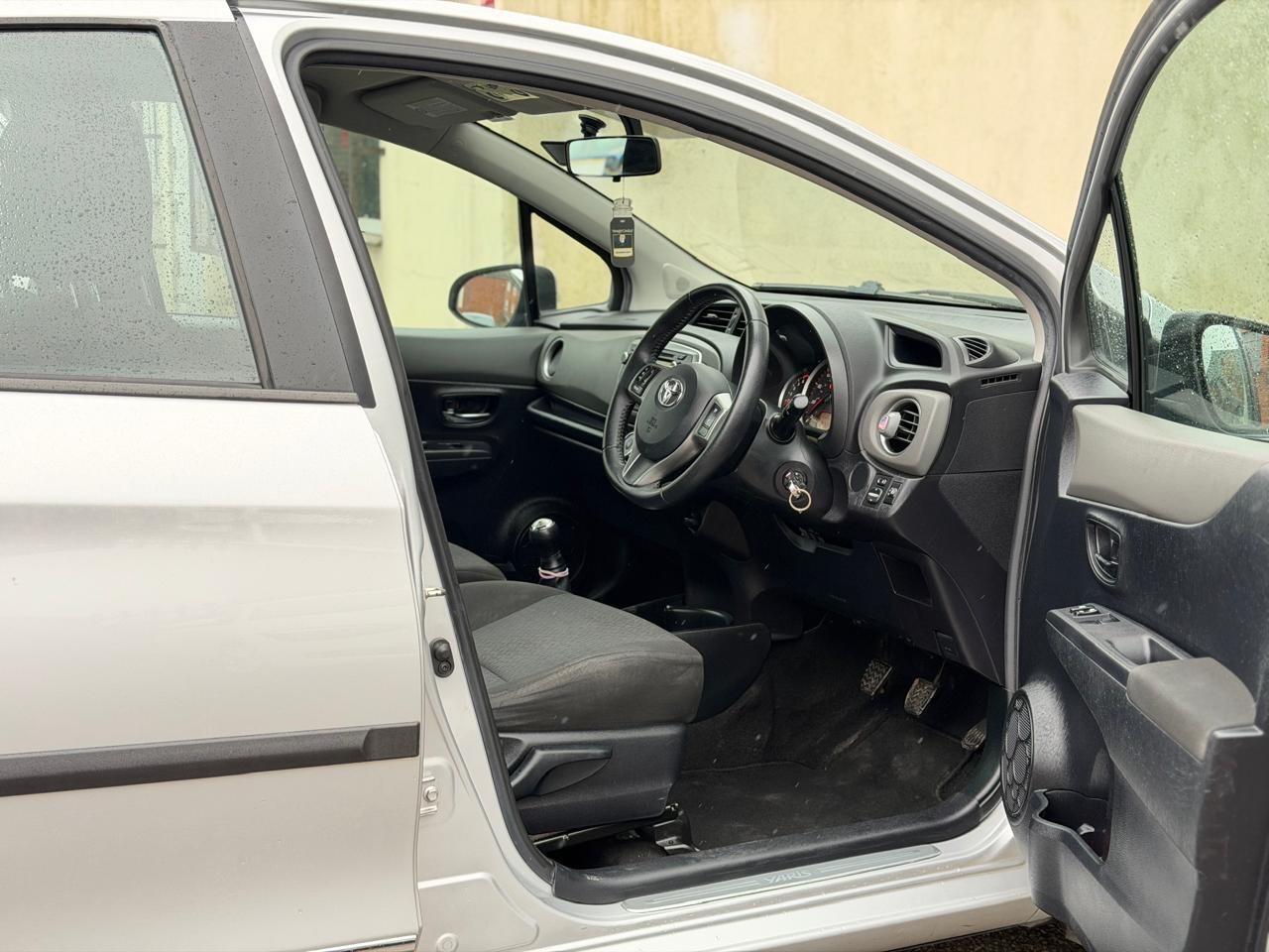 Used Toyota Yaris 2012 for sale - 77633835: Photo 26