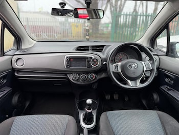 Used Toyota Yaris 2012 for sale - 77633835: Photo