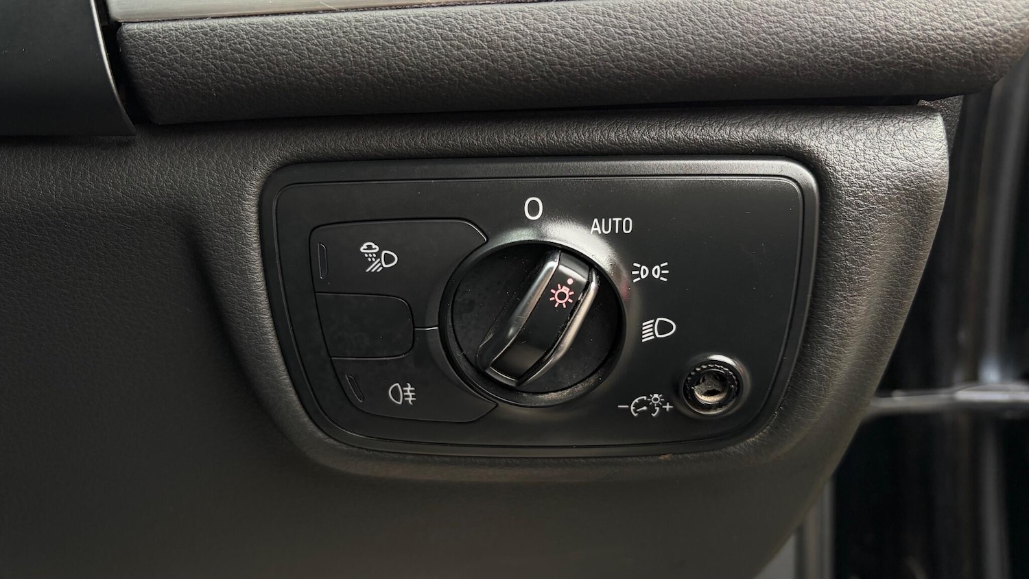 Used Audi A6 2014 for sale - 77170681: Photo 25