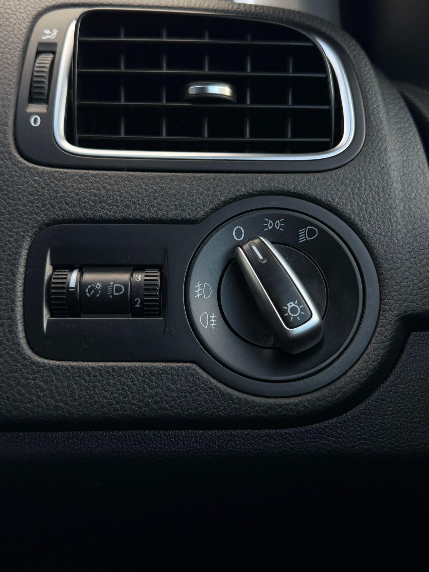 Used Volkswagen Polo 2011 for sale - 77170671: Photo 20