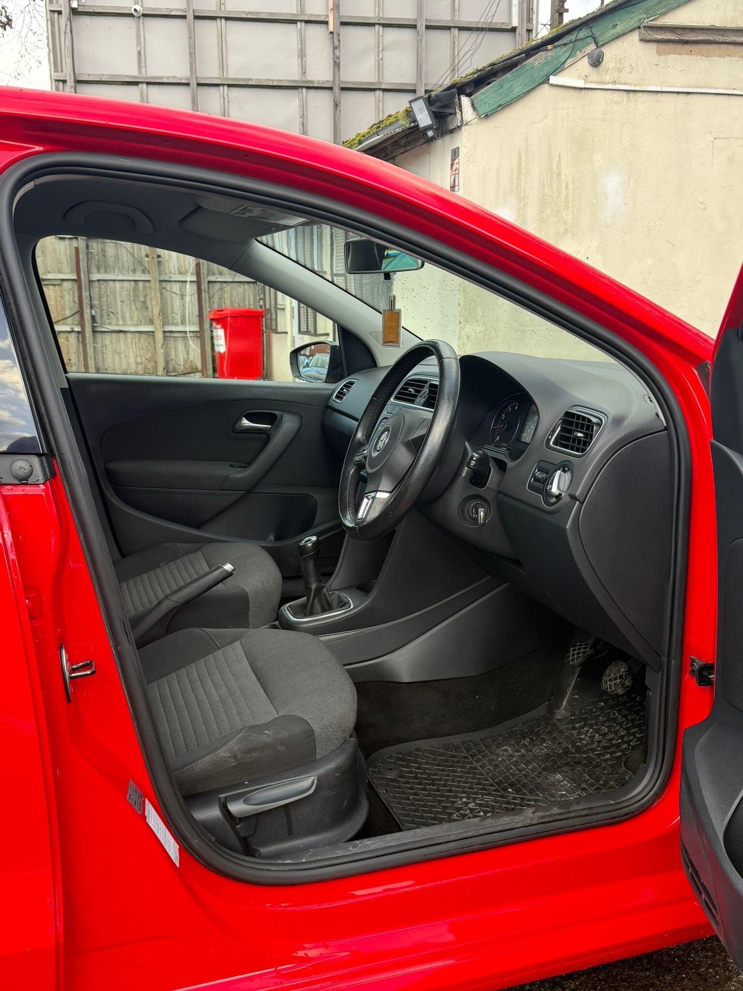 Used Volkswagen Polo 2011 for sale - 77170671: Photo 22