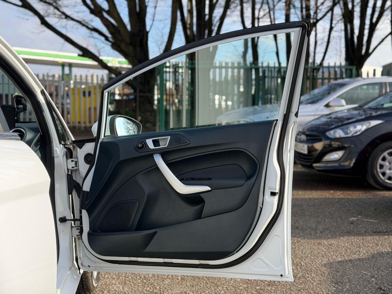 Used Ford Fiesta 2012 for sale - 77440269: Photo 39